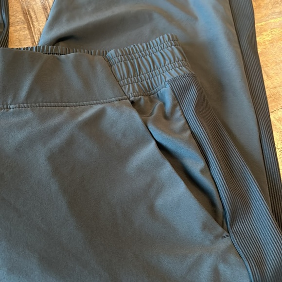 NWOT Athleta Brooklyn Jogger - Picture 8 of 13